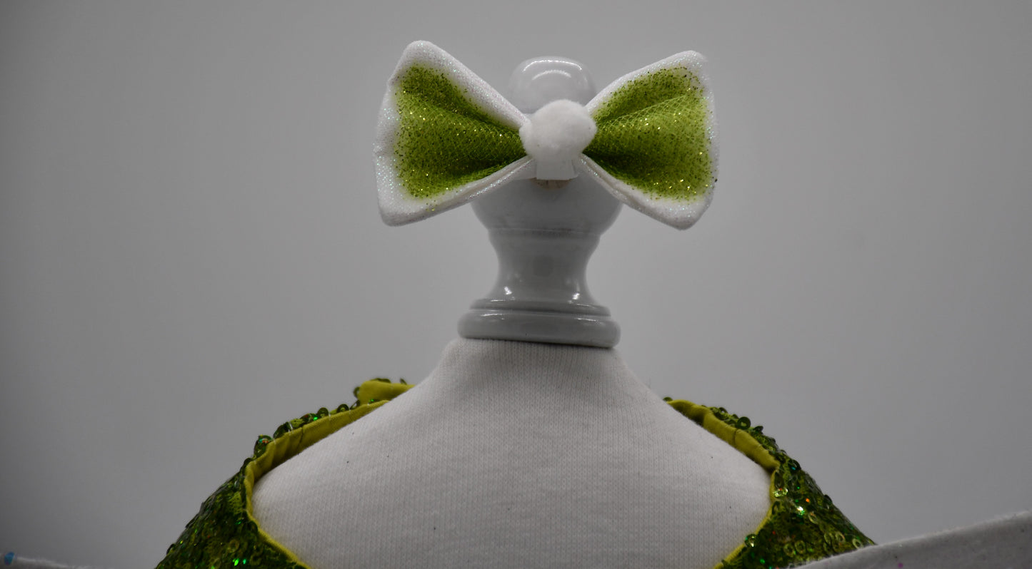 a close up at pet hairbow