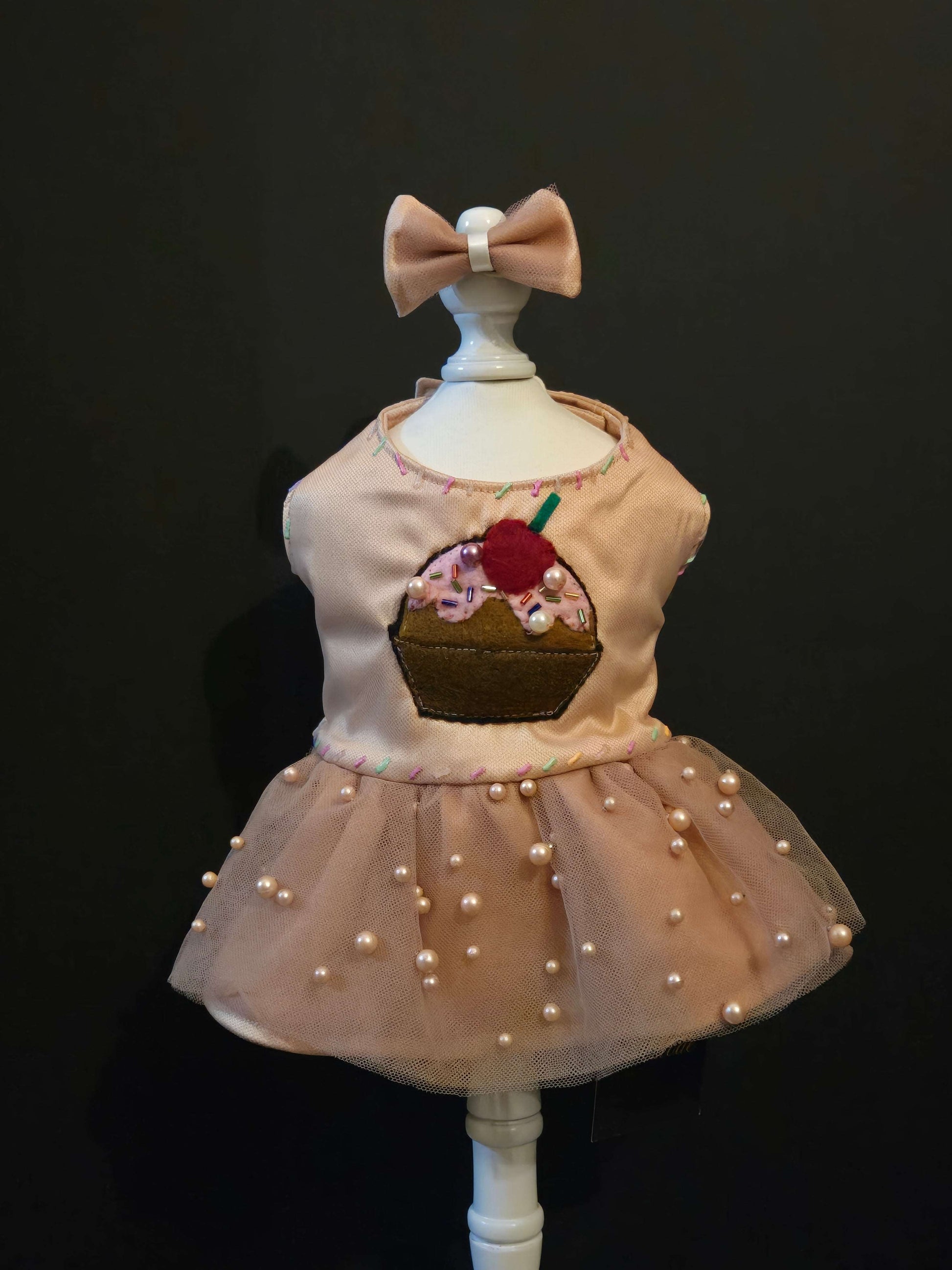 cupcake and pearl pet costume 