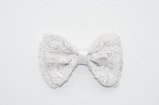 a closeup at the white lace fabric