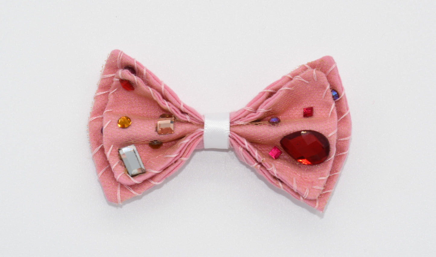 a clear view of the gemstone pet hairbow 