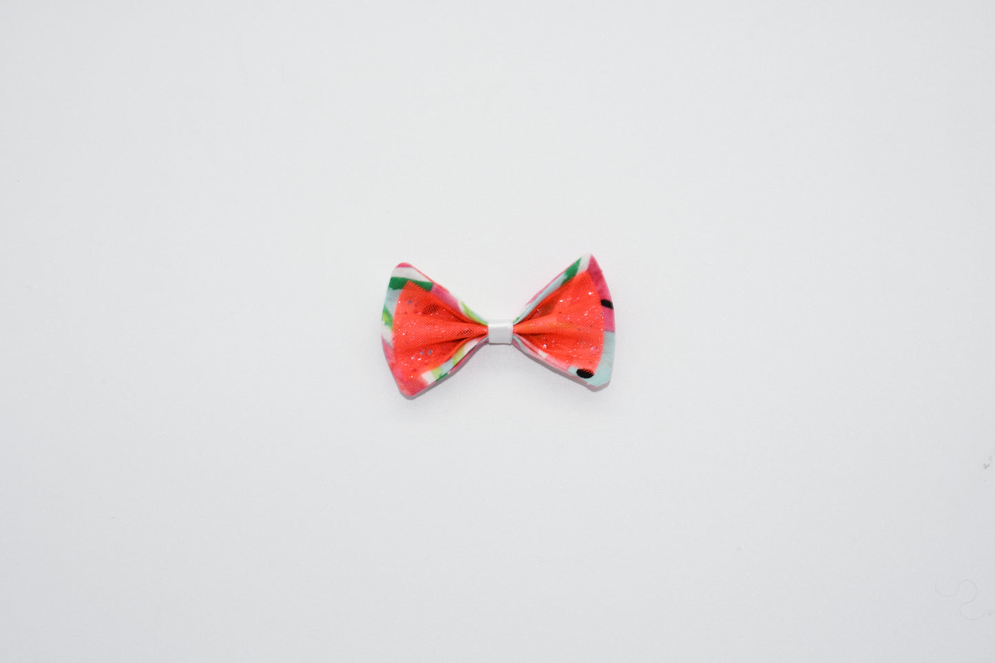 a clear view of the pet hairbow