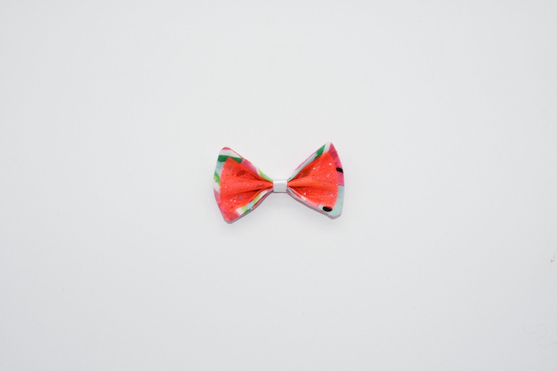 a clear view of the pet hairbow