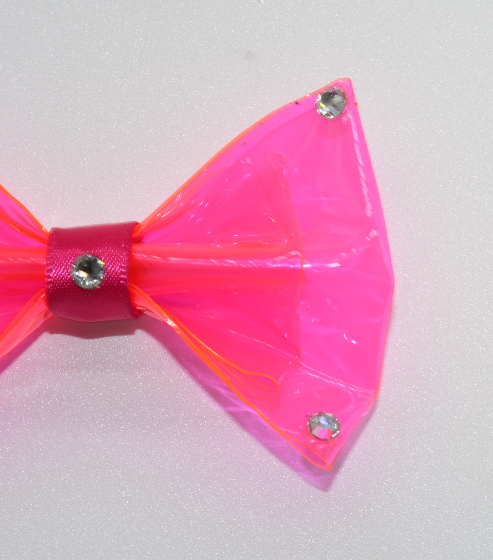 a view pf the right side of the hairbow